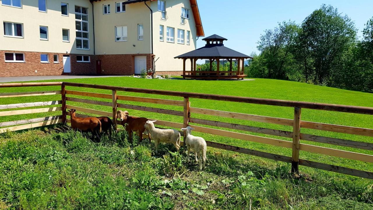 Agrohotel Tri Brezy Hrustin Buitenkant foto
