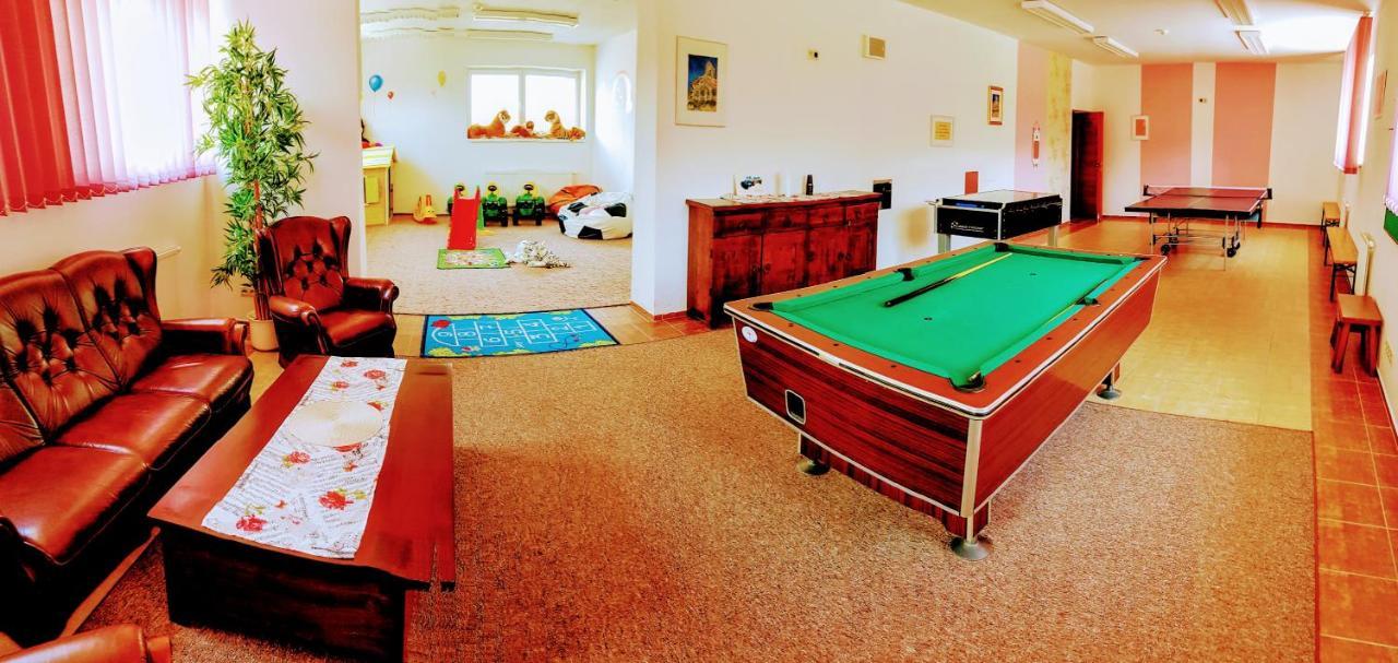 Agrohotel Tri Brezy Hrustin Buitenkant foto