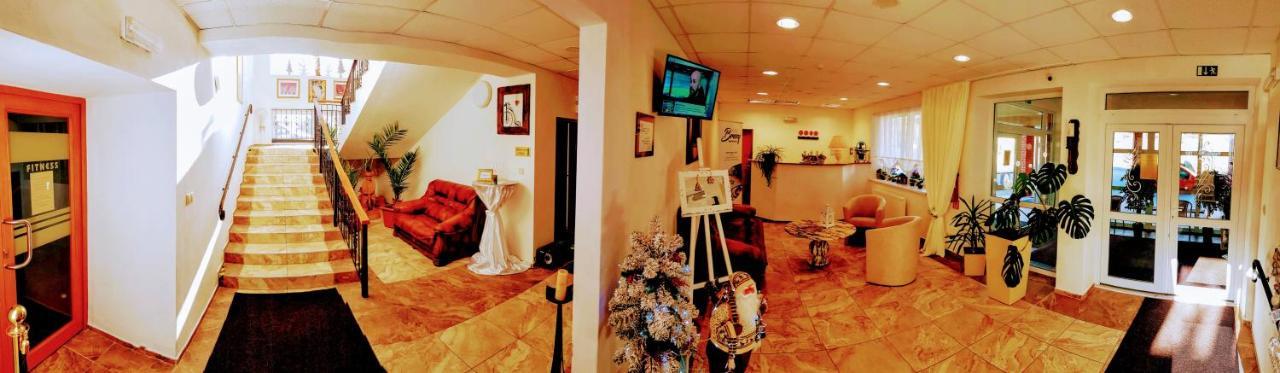Agrohotel Tri Brezy Hrustin Buitenkant foto