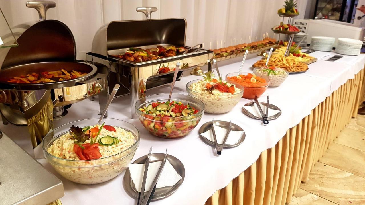 Agrohotel Tri Brezy Hrustin Buitenkant foto