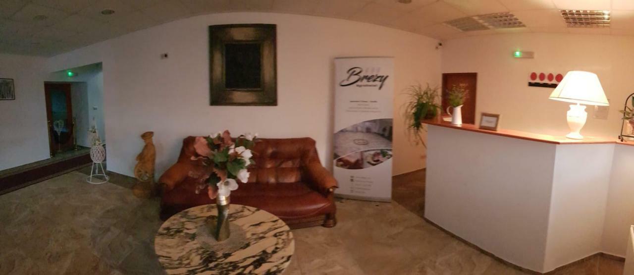 Agrohotel Tri Brezy Hrustin Buitenkant foto
