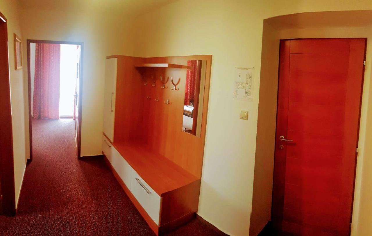 Agrohotel Tri Brezy Hrustin Buitenkant foto