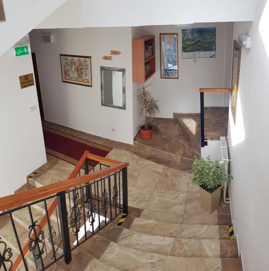Agrohotel Tri Brezy Hrustin Buitenkant foto